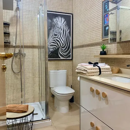 Labarta Estudio En Puerta Del Sol Con Parking Lägenhet *